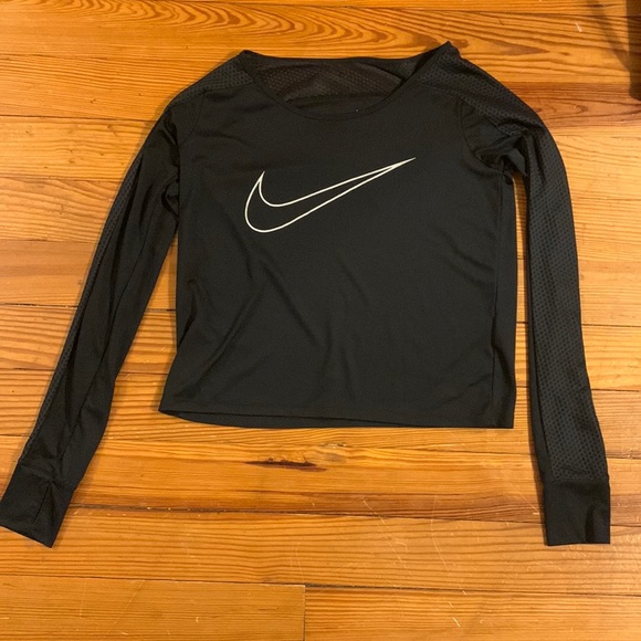 Nike Tops - long sleeve nike top